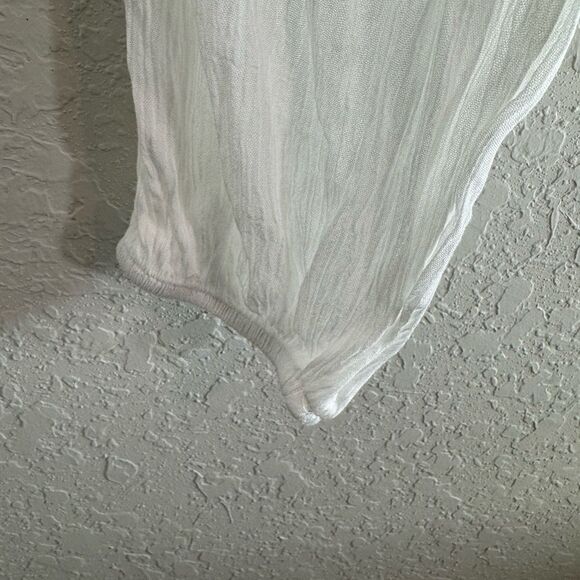 Celebrity Pink Long Sleeve Smocked Peasant Top Size M - Picture 7 of 8